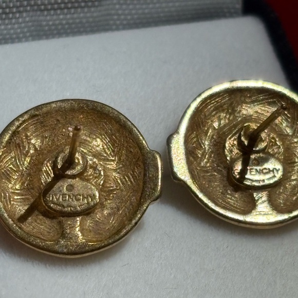 Givenchy Vintage (90s) Classic Gold and Pearl Earrings - Picture 4 of 6